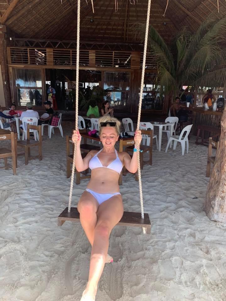 25P Sluts in tiny bikinis 338
