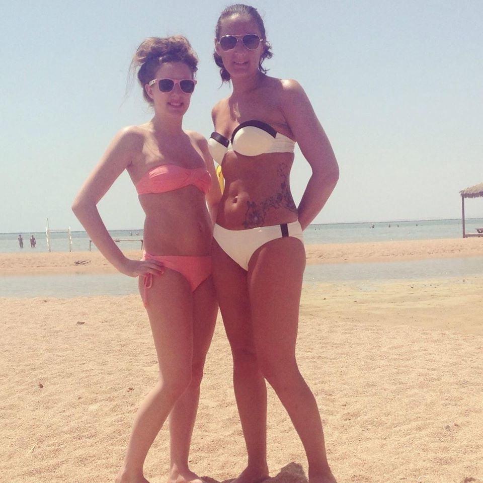 25P Sluts in tiny bikinis 338