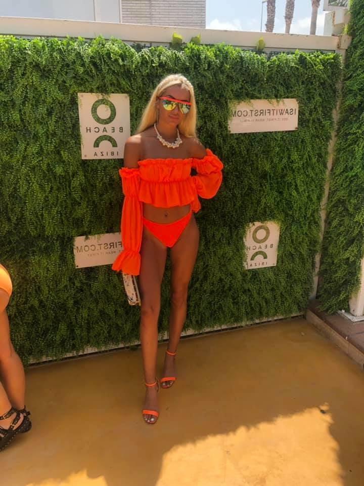 25P Sluts in tiny bikinis 338