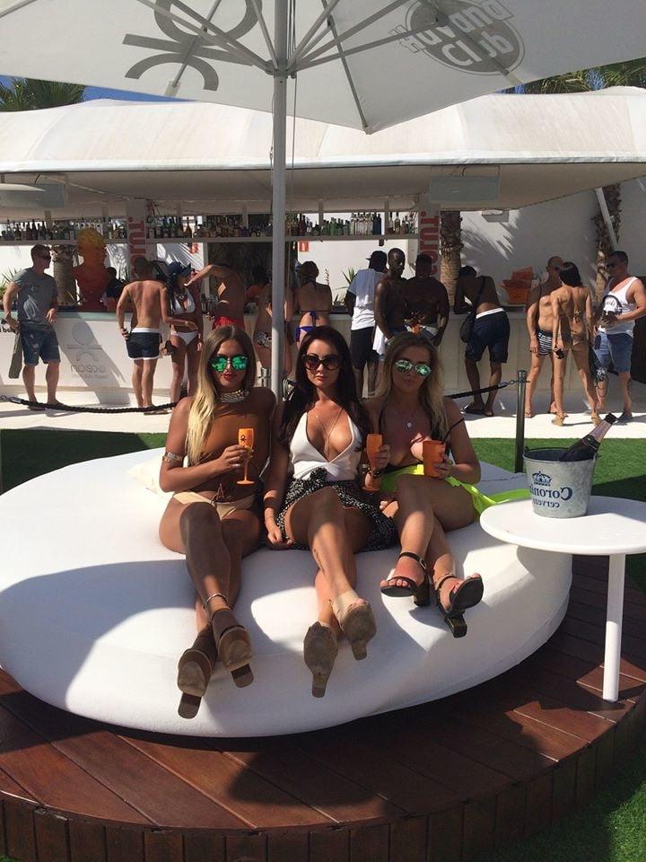 25P Sluts in tiny bikinis 338
