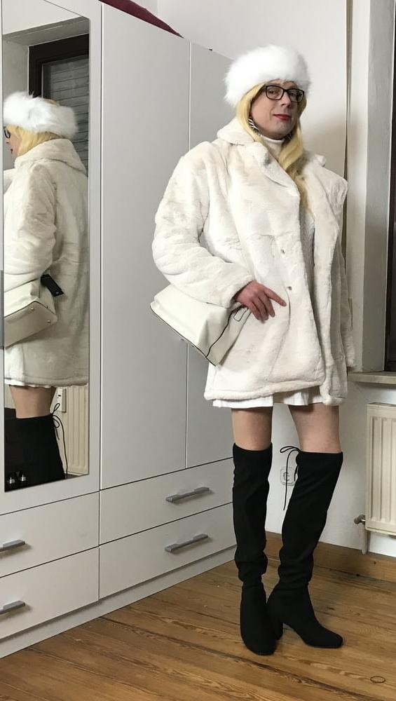 23P Zofe Isabelle Nr 228  sehr feminin Bi devot Augsburg