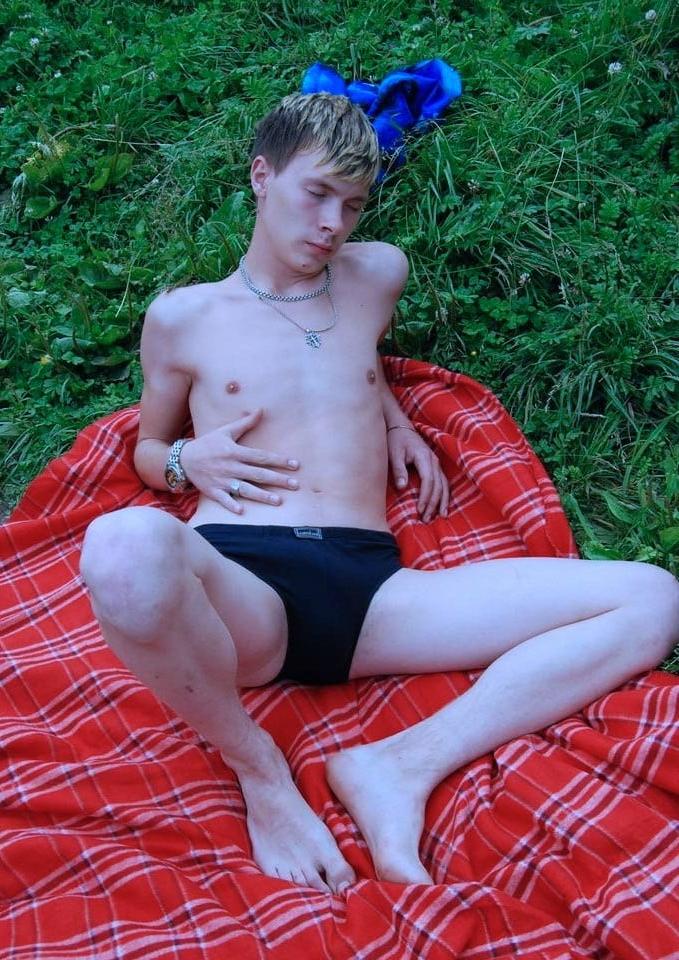 25P Spread legs, 48.