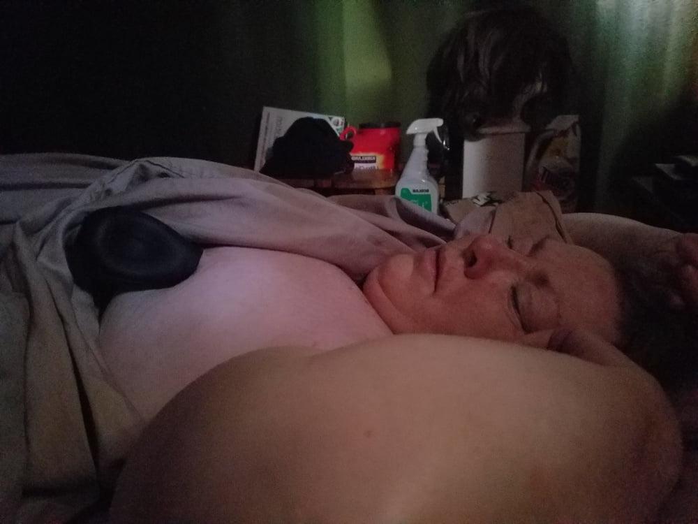 25P Ugly Pig Wife Chris shows her saggy boobs