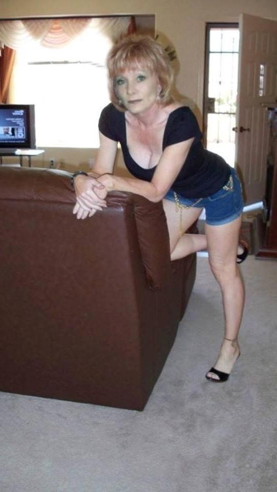 25P Slut Sandy