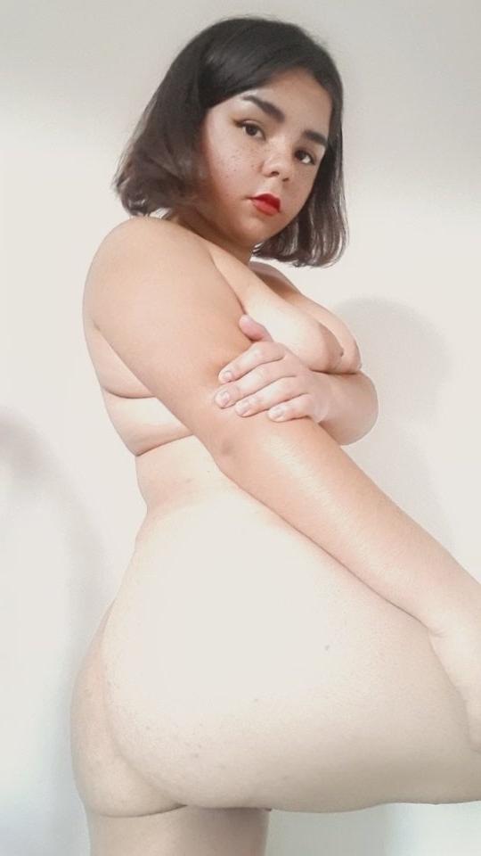20P Desnuda y putita
