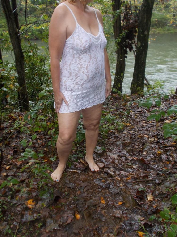 25P Public Nudity
