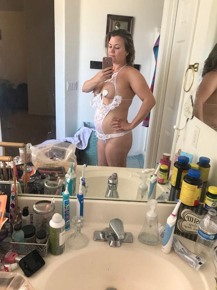 25P sluts in front of the mirror: add yours here!