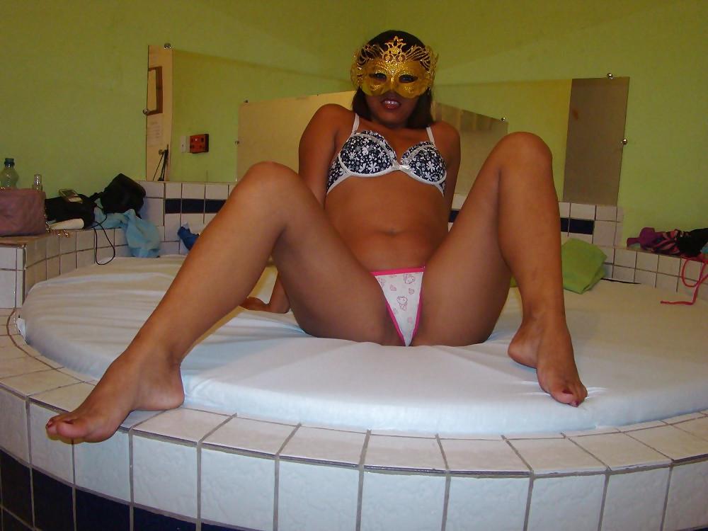 11P Brunette motel pole dance brazilian nude 