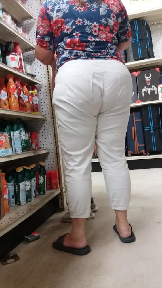 15P Mature pawg white jeans