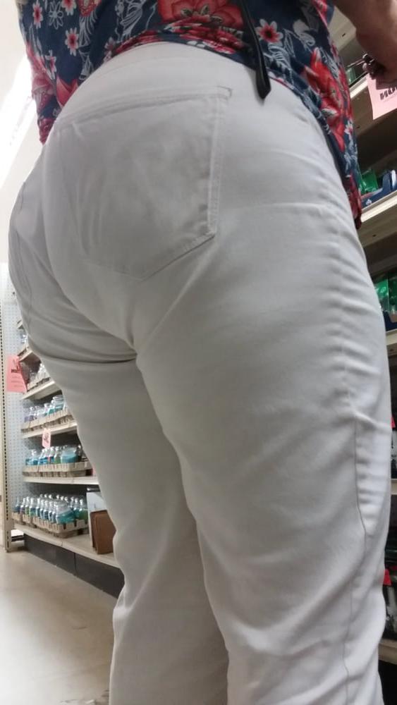 15P Mature pawg white jeans