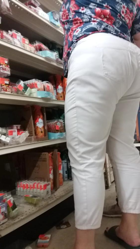 15P Mature pawg white jeans