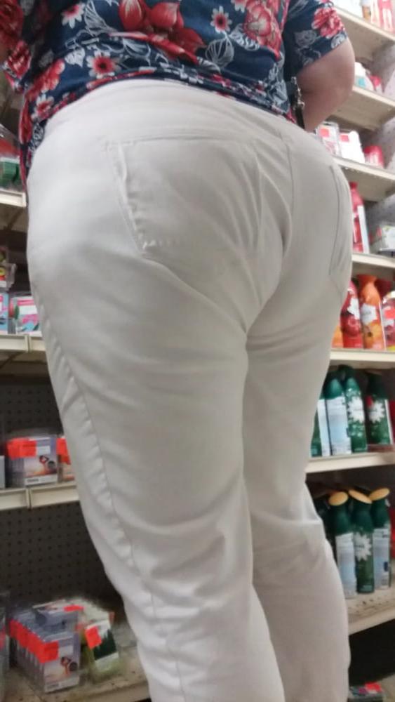 15P Mature pawg white jeans