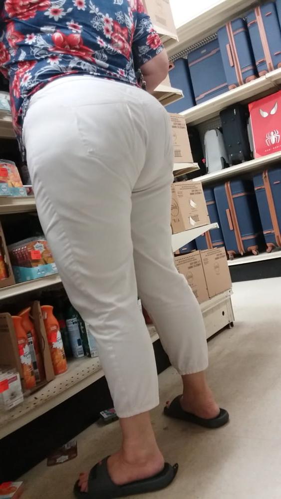 15P Mature pawg white jeans