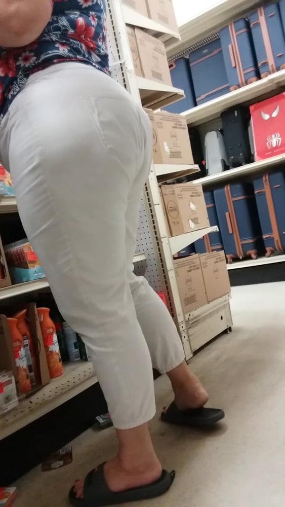 15P Mature pawg white jeans
