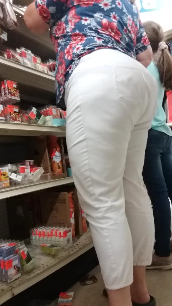 15P Mature pawg white jeans