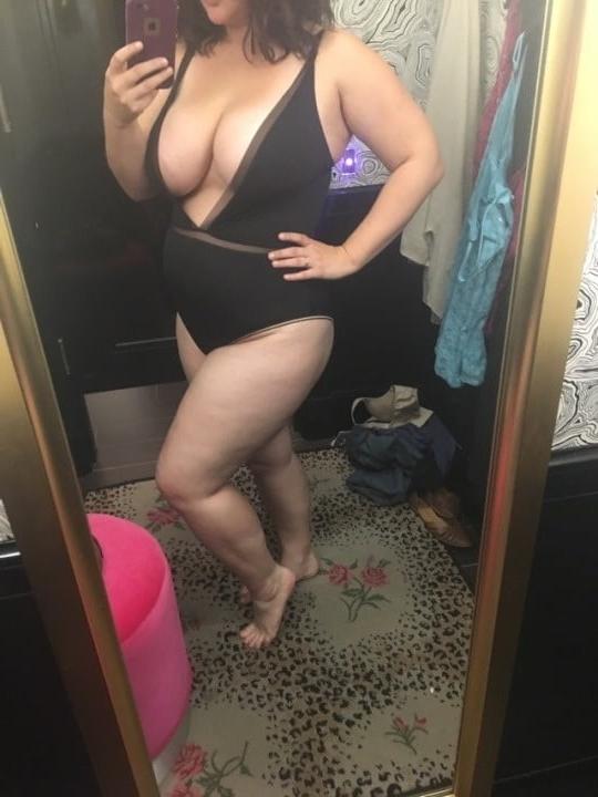 25P Thick Curvy Redhead Big Floppy Tit BBW MILF Emily
