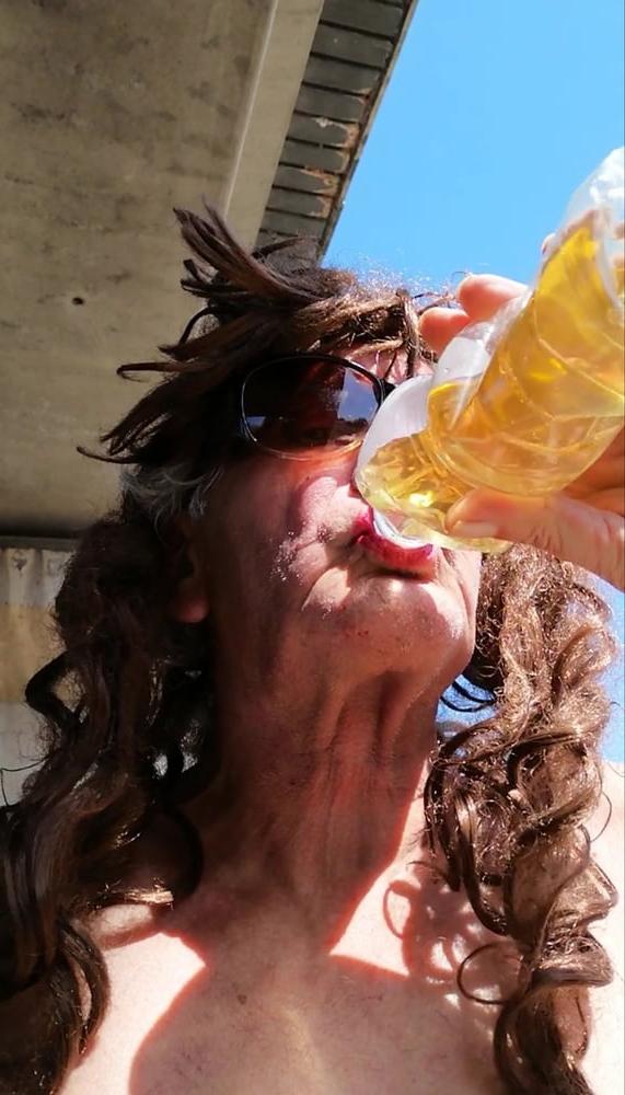 7P I drink the pee still hot