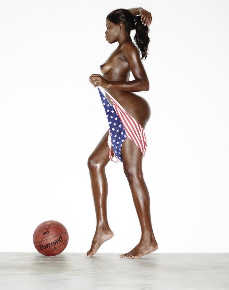 12P Simone - The Art of Ebony
