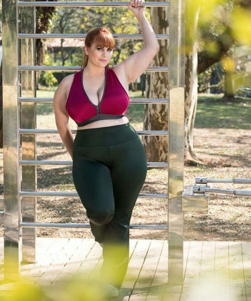 21P Gabriela Caroli - Plus Size Model - Curvy BBW