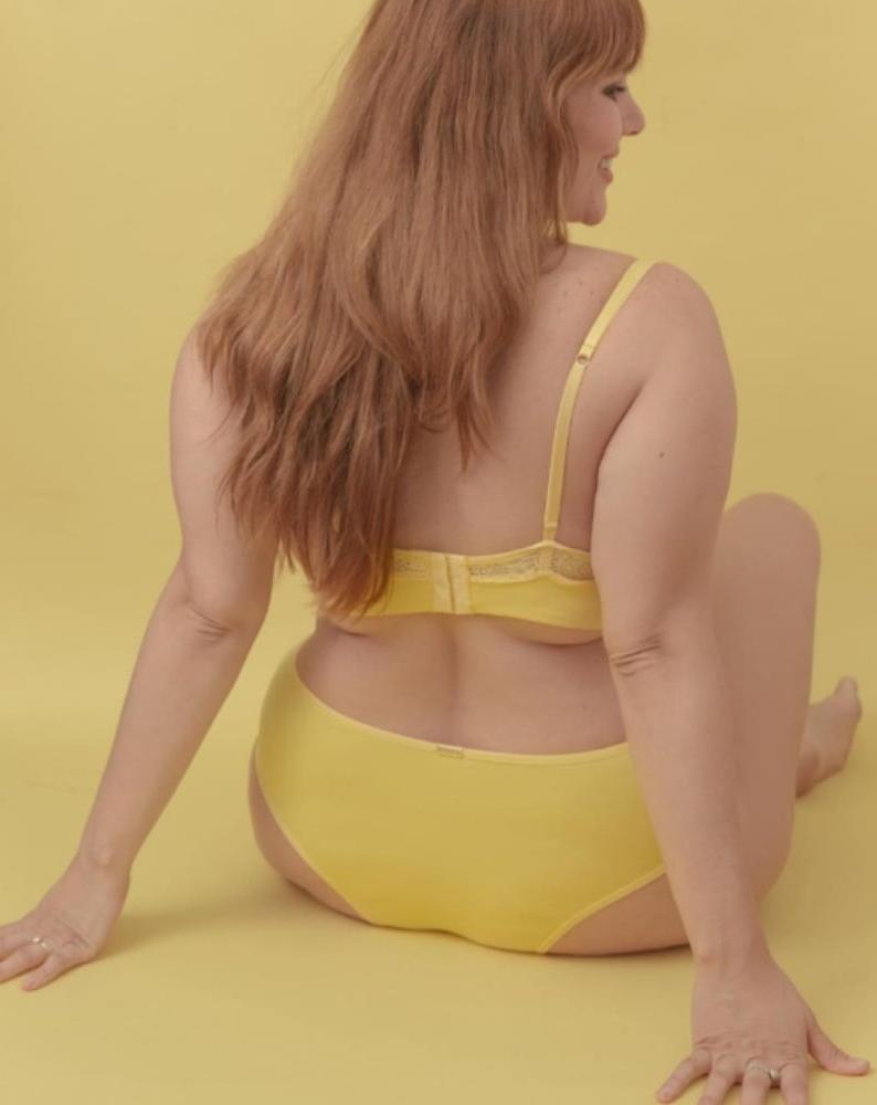 21P Gabriela Caroli - Plus Size Model - Curvy BBW