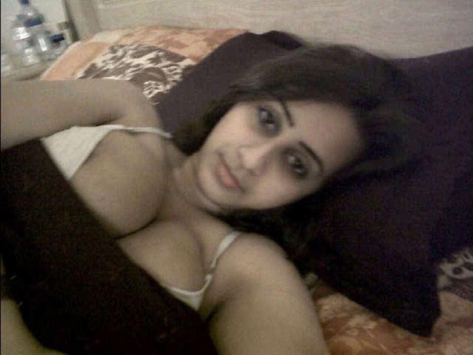25P Arabian Sluts 541