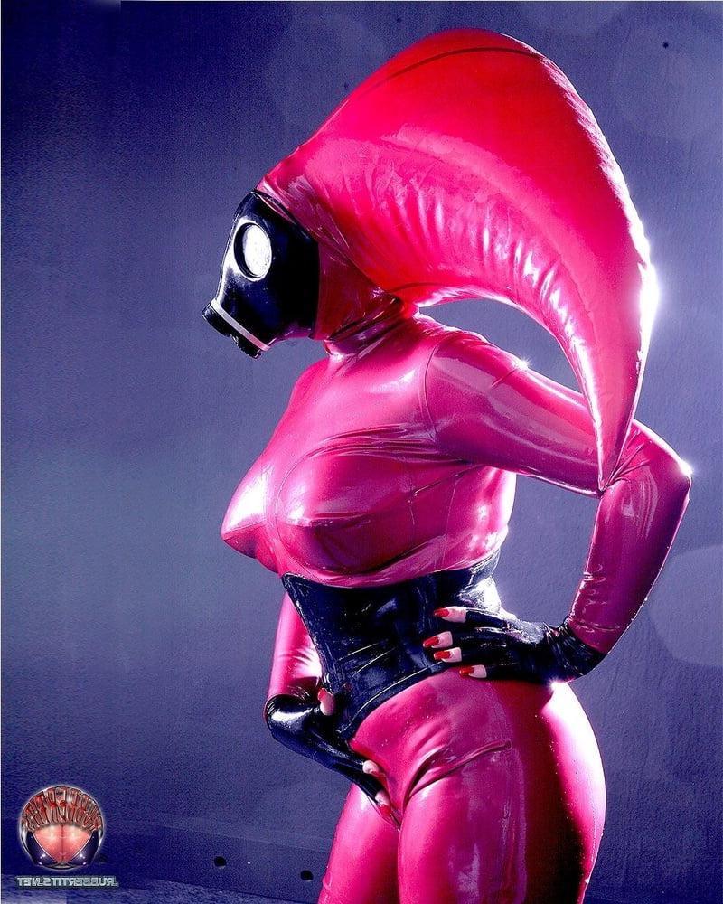 25P German Curvy Babe  in Rubber