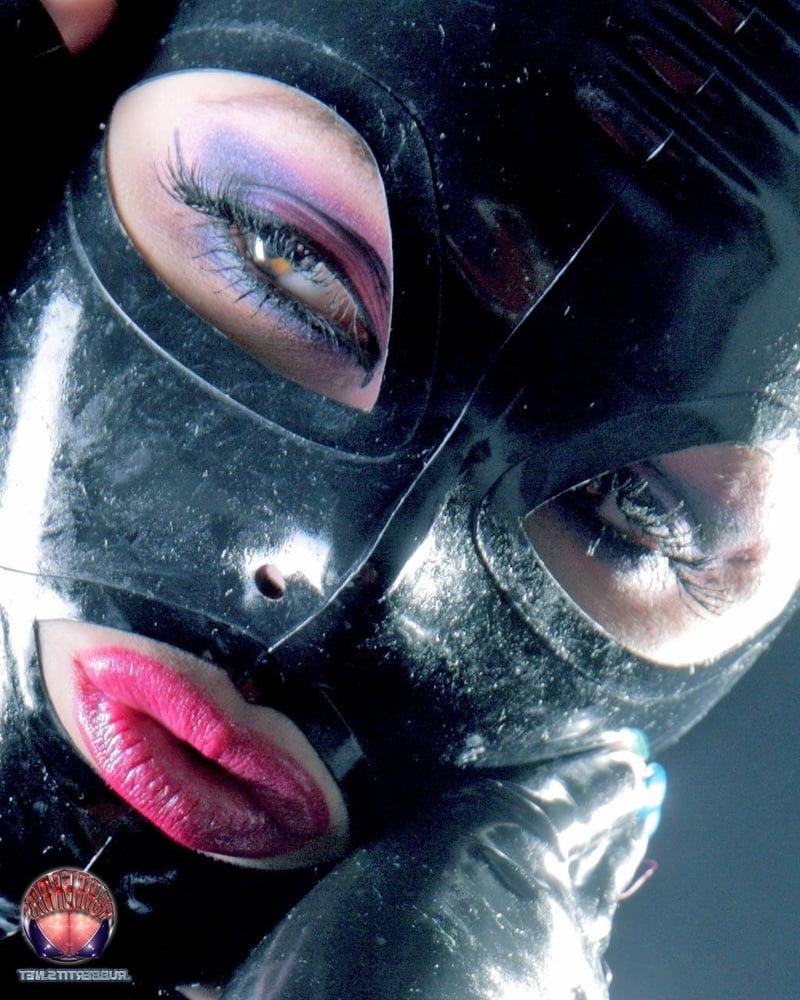 25P German Curvy Babe  in Rubber