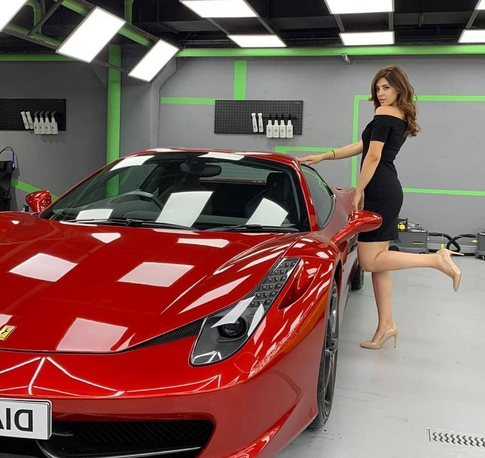17P Glamour models 8