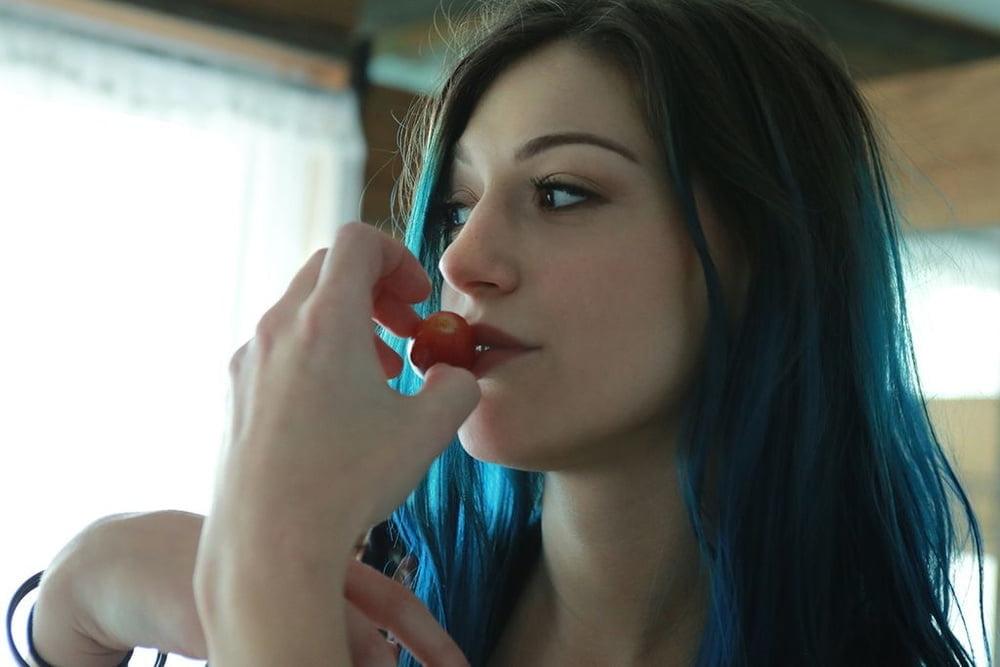 25P ZelihaWhore FAVs #10 xHamster sluts and voyeur amateur MILFs