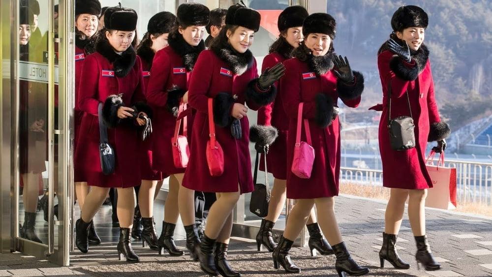 8P HOT NORTH KOREAN CHEER GIRLS!