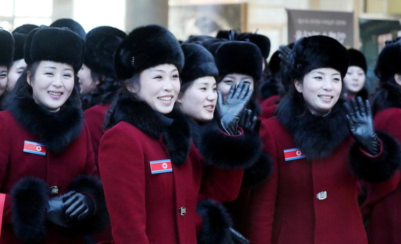 8P HOT NORTH KOREAN CHEER GIRLS!