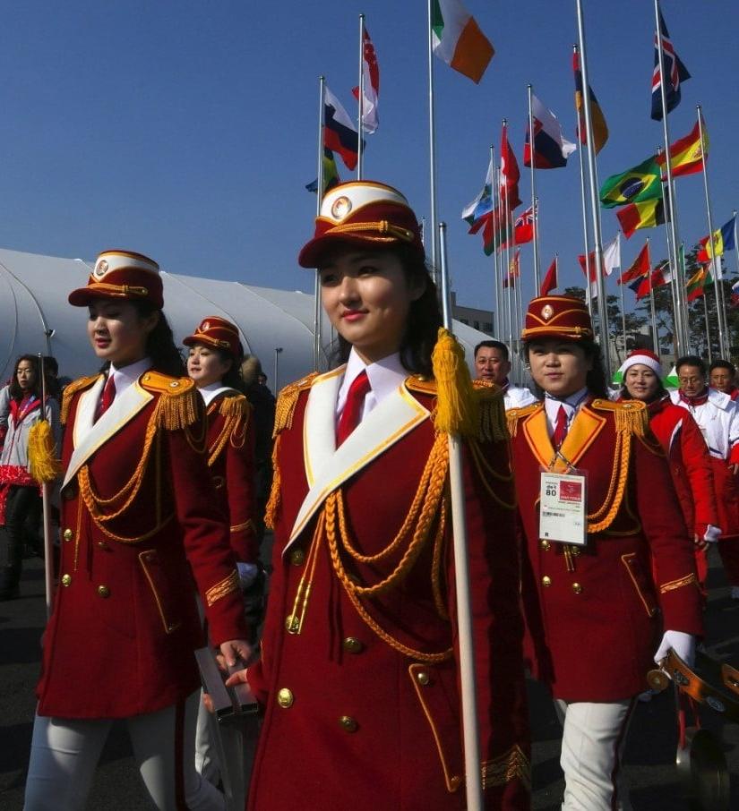 8P HOT NORTH KOREAN CHEER GIRLS!