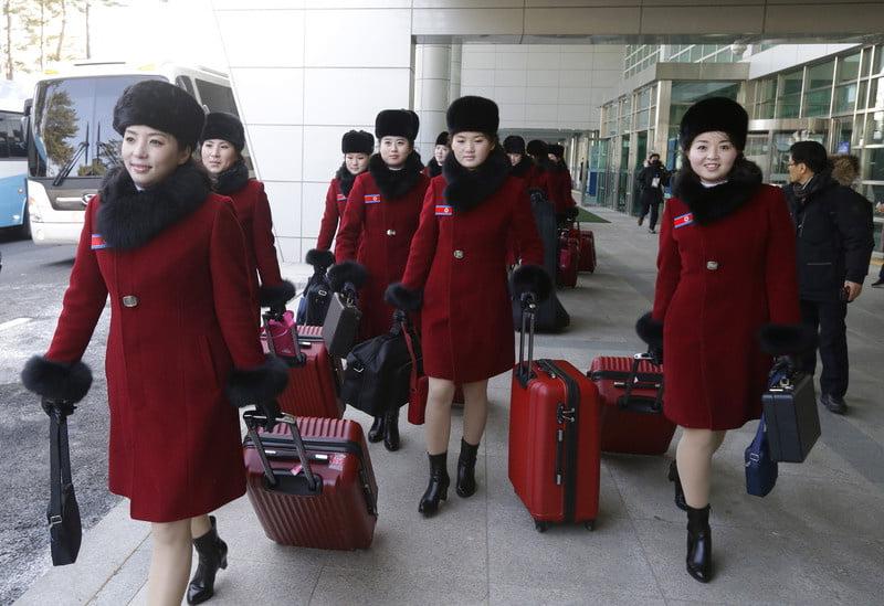 8P HOT NORTH KOREAN CHEER GIRLS!