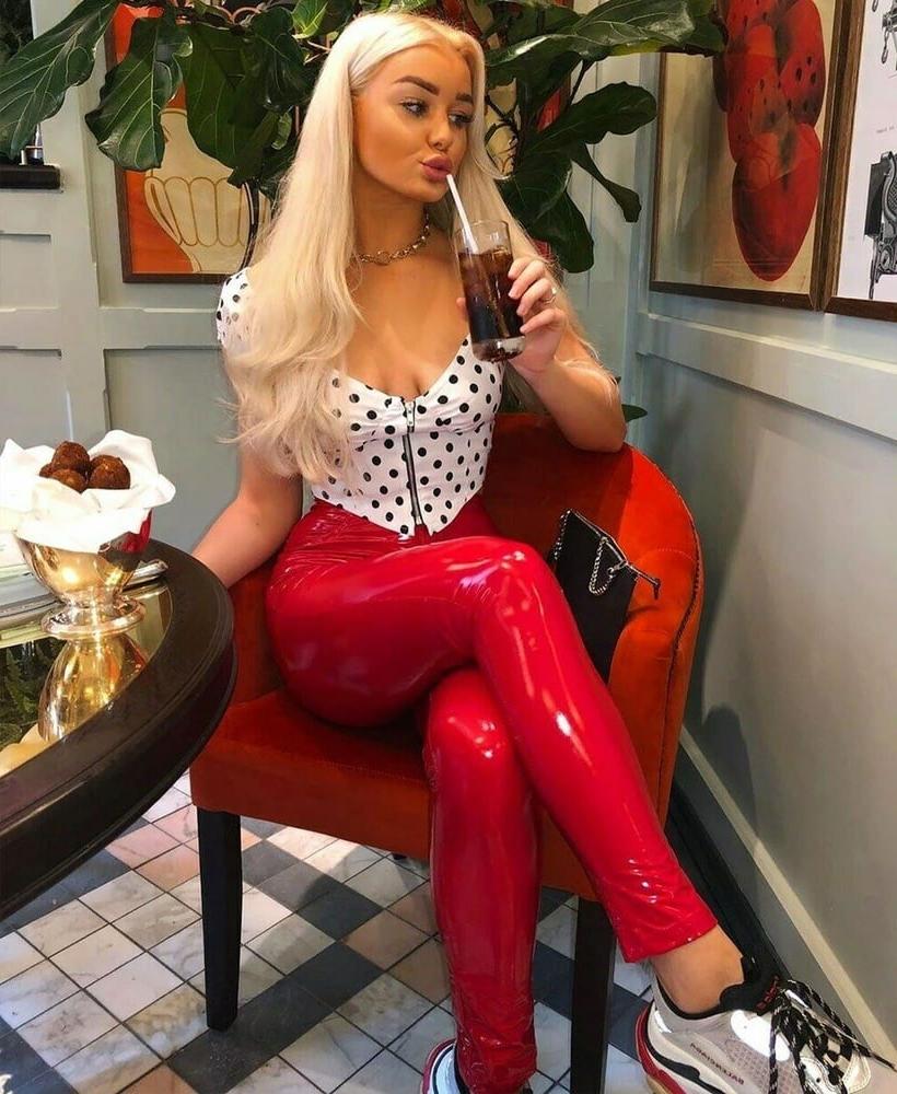 25P Bimbo Sluts 16