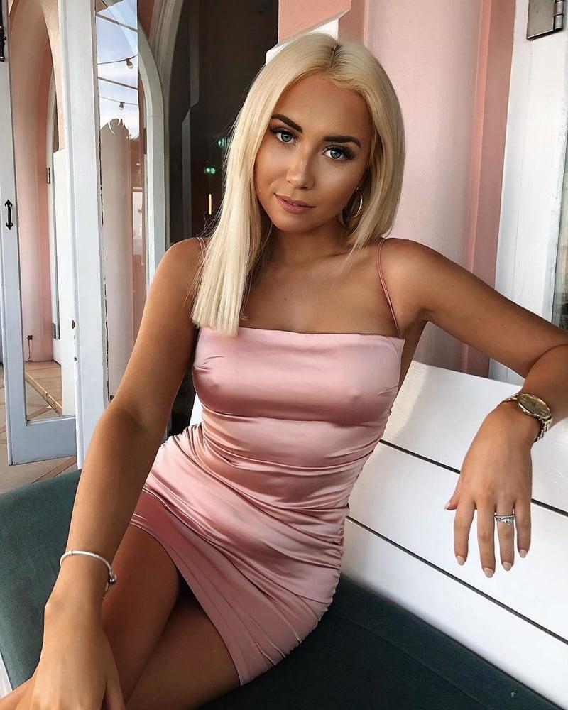 25P Bimbo Sluts 16