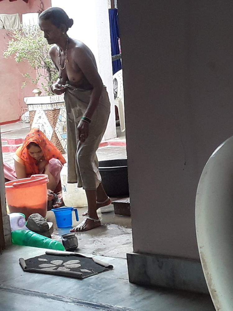 11P Policz village mom bathing