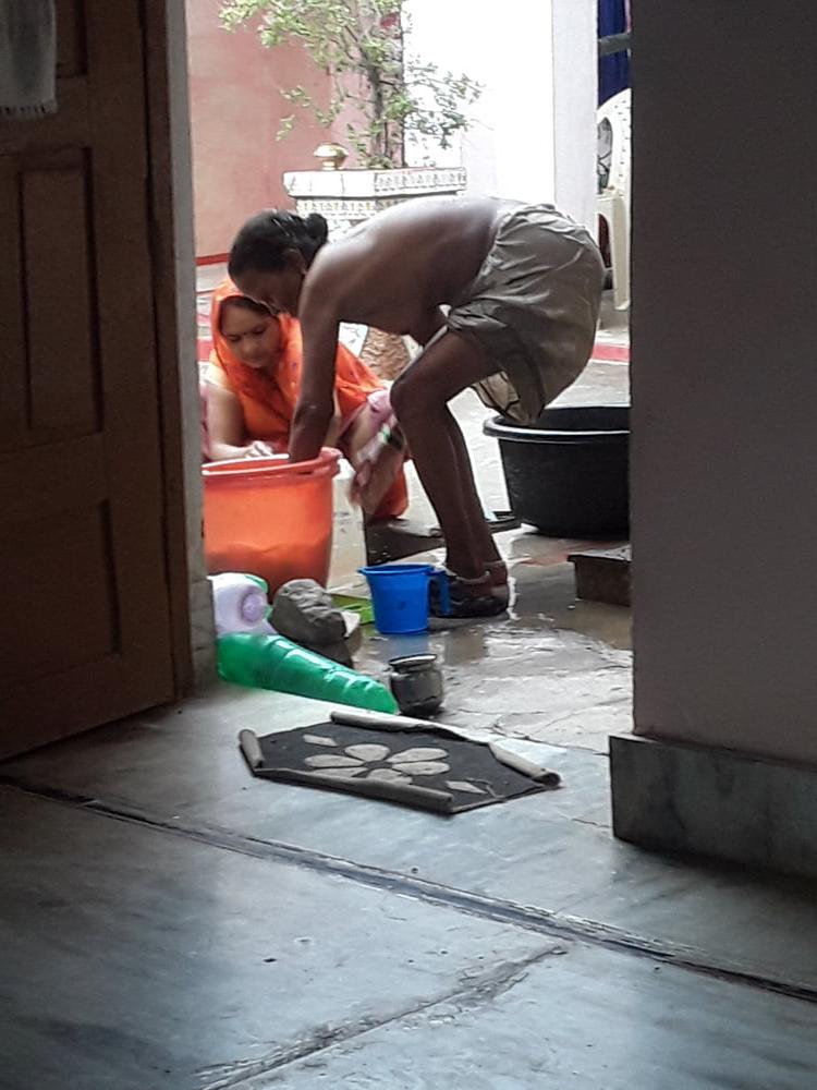 11P Policz village mom bathing