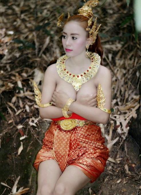 24P Thai model prostitute