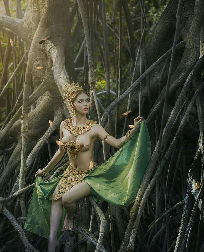 24P Thai model prostitute