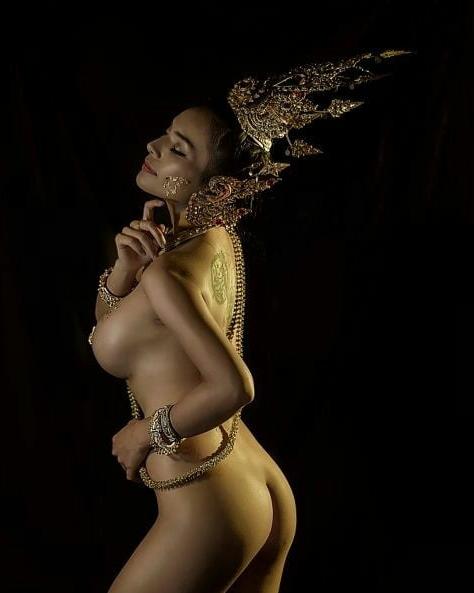 24P Thai model prostitute