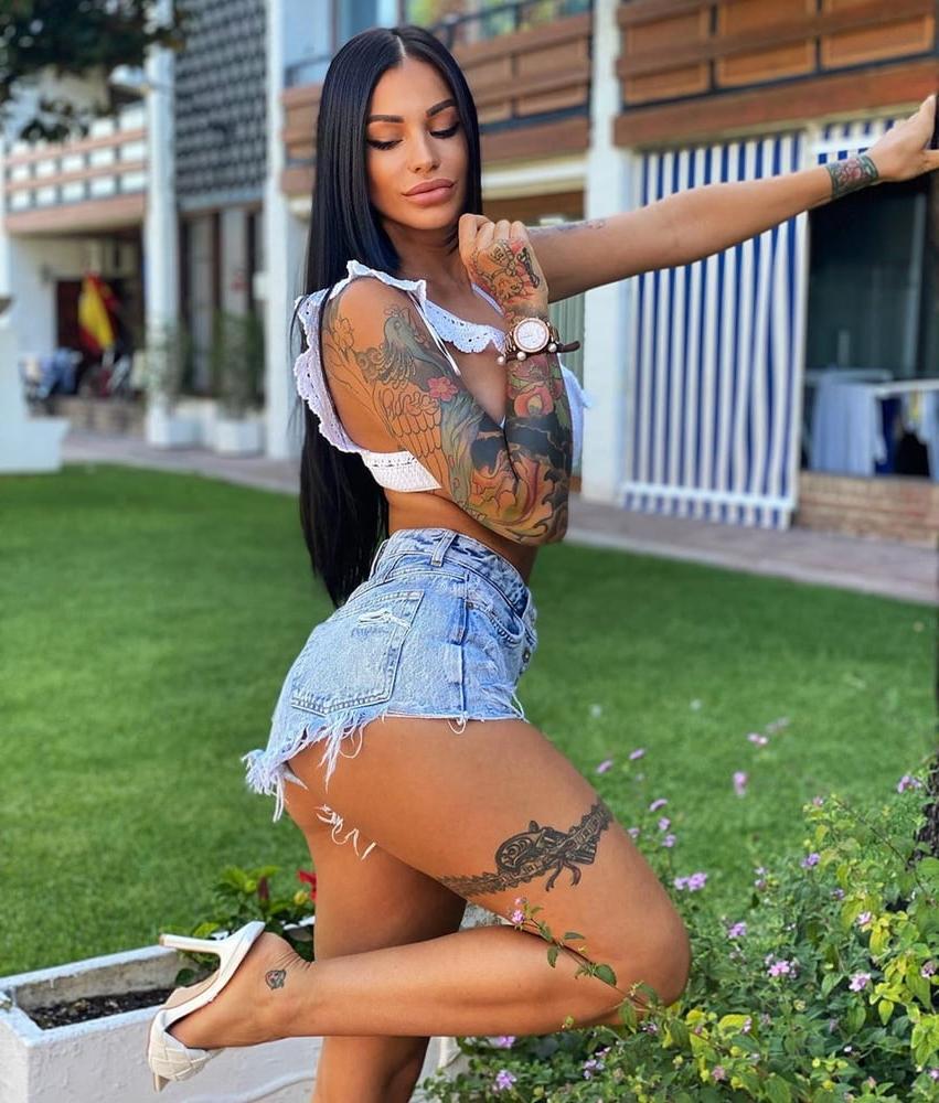 25P Iraya sexy Spanish bimbo slut with fake boobs DSL