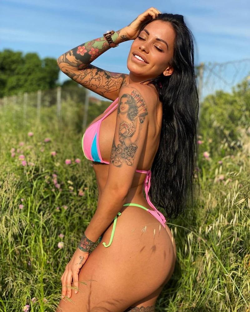 25P Iraya sexy Spanish bimbo slut with fake boobs DSL