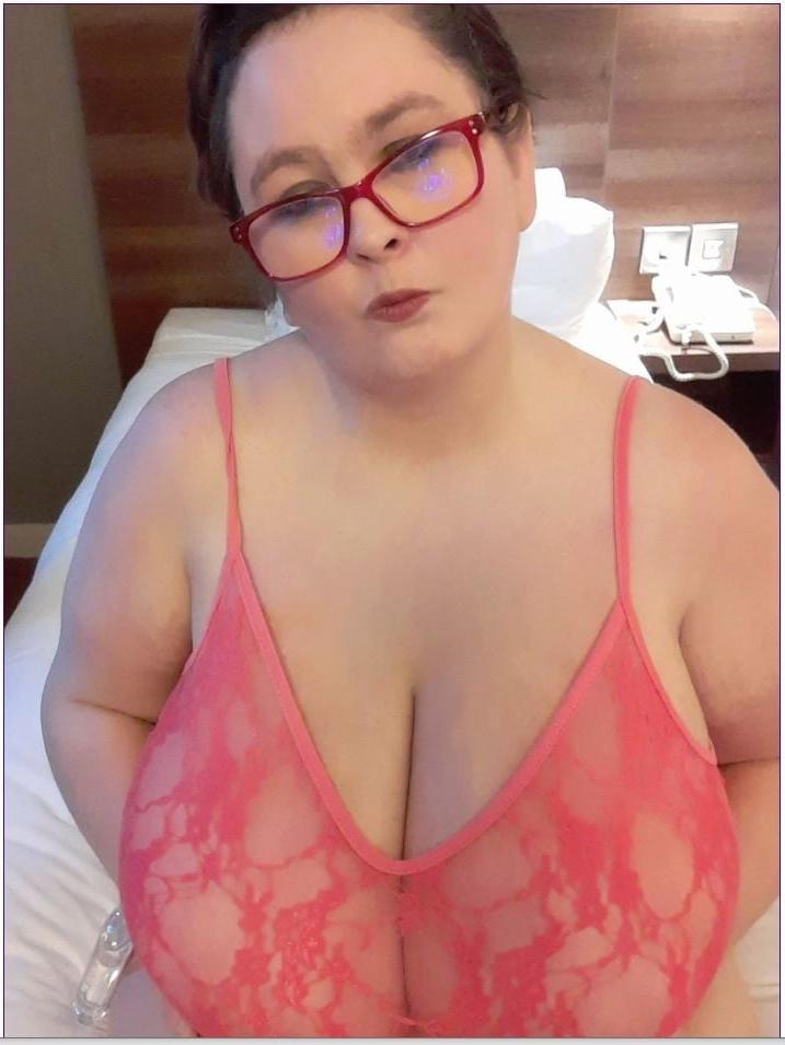 25P CURVY CALEDONIA BUSTY BBW ESCORT