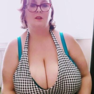 25P CURVY CALEDONIA BUSTY BBW ESCORT