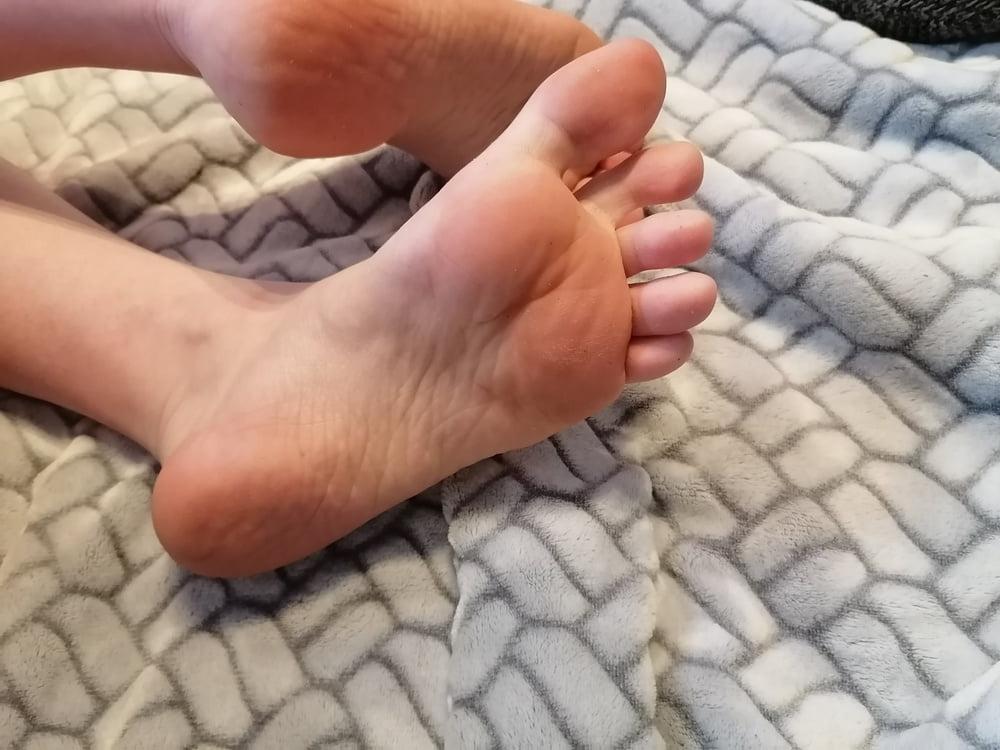 7P Feet and socks