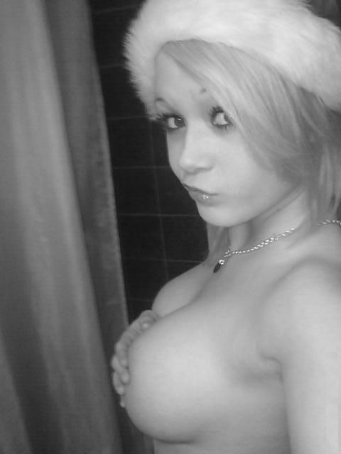 15P Nice (outdoor) toilet and bathroom girls 11