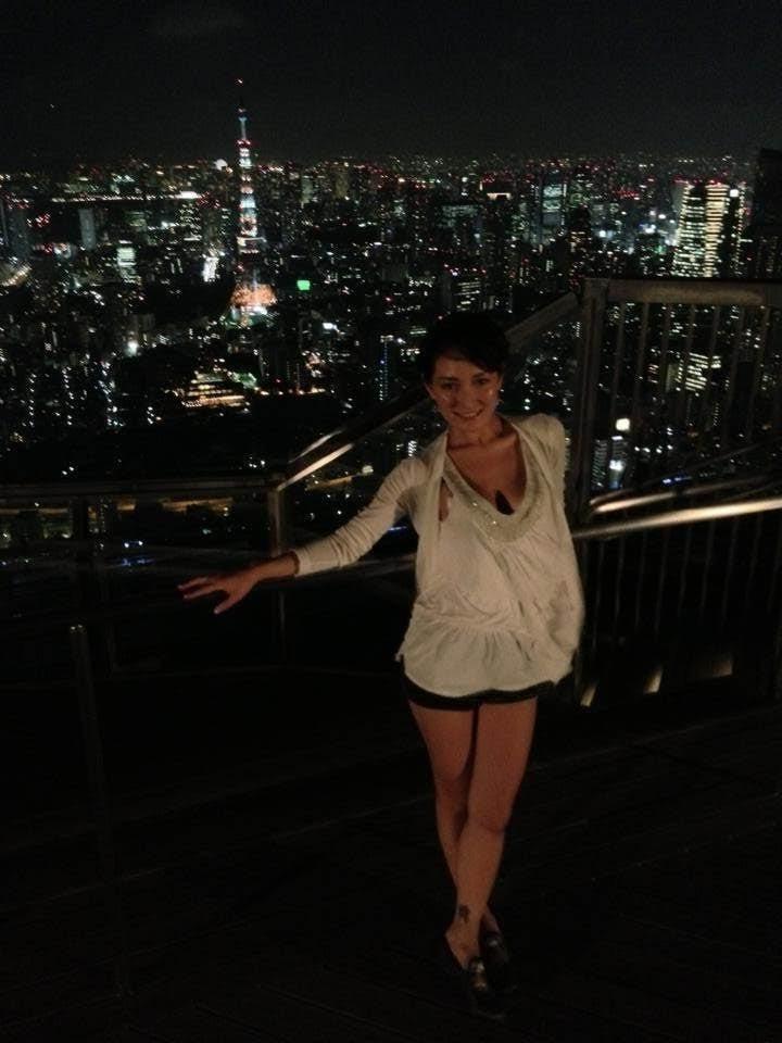10P Short haired Asian model