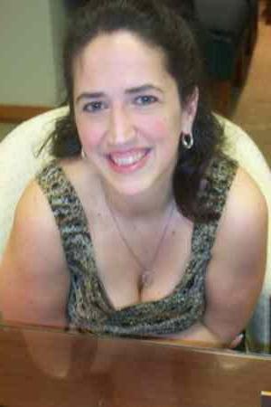 25P Dirty Brunette MILF
