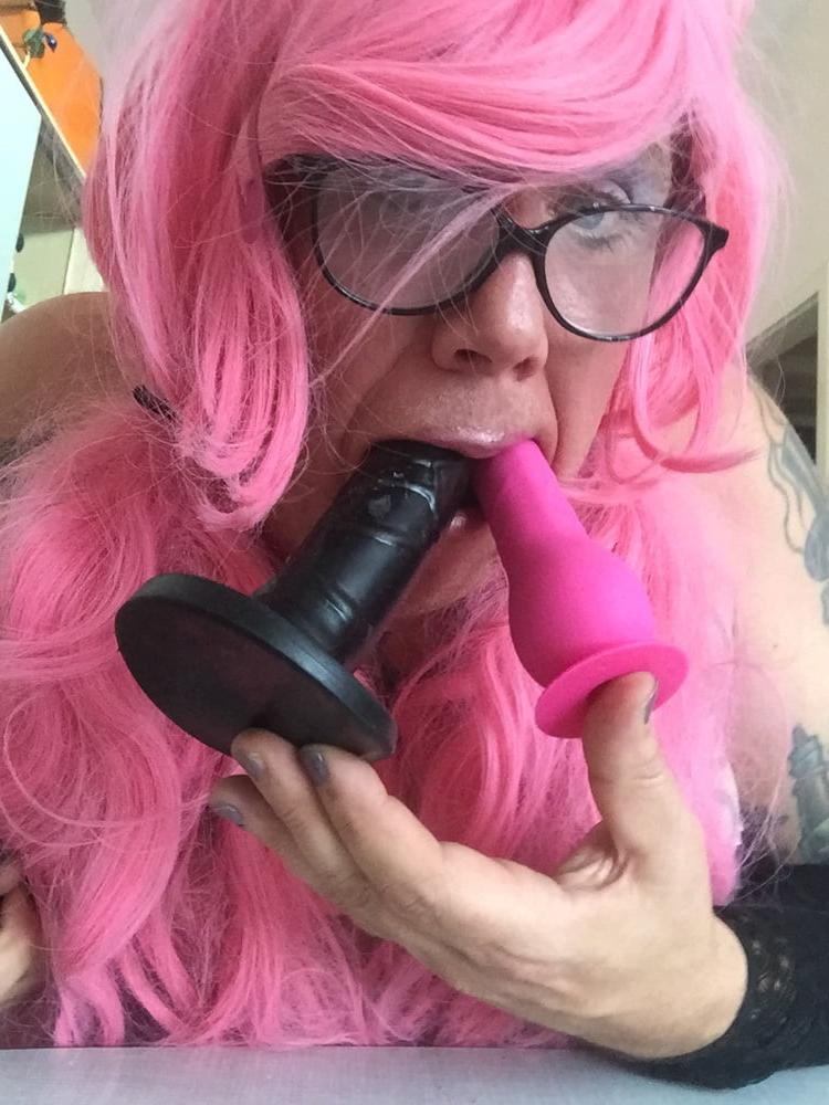 13P Mandy sucks