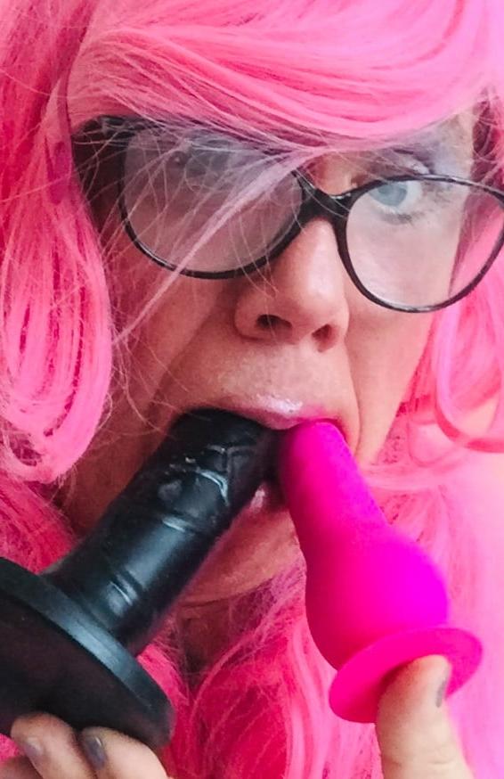 13P Mandy sucks